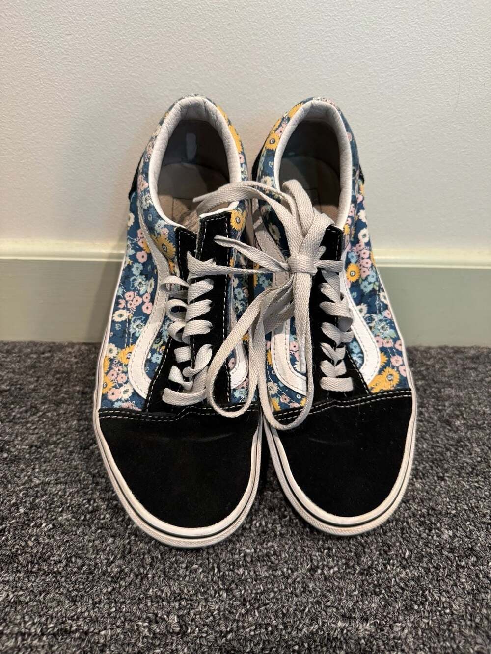 Vans Old Skool Black SuedeFloral Print Sneakers Women's 8.0 / Men's 6.5